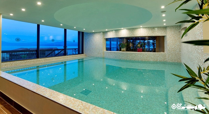 نمای استخر سرپوشیده هتل